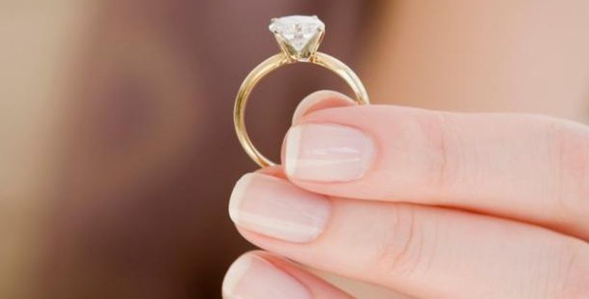 ثلث النساء يخلعن خاتم الزواج عند إجراء مقابلة العمل