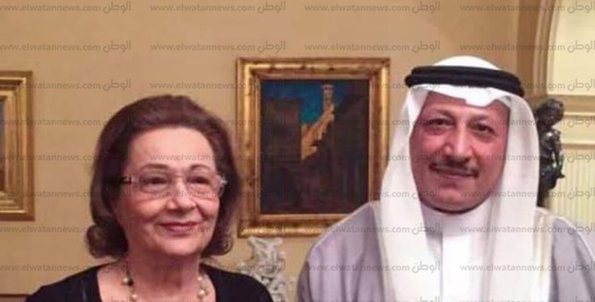 بالصور| أحدث ظهور لسوزان مبارك وزوجها ونجليها برفقة شاعر سعودي