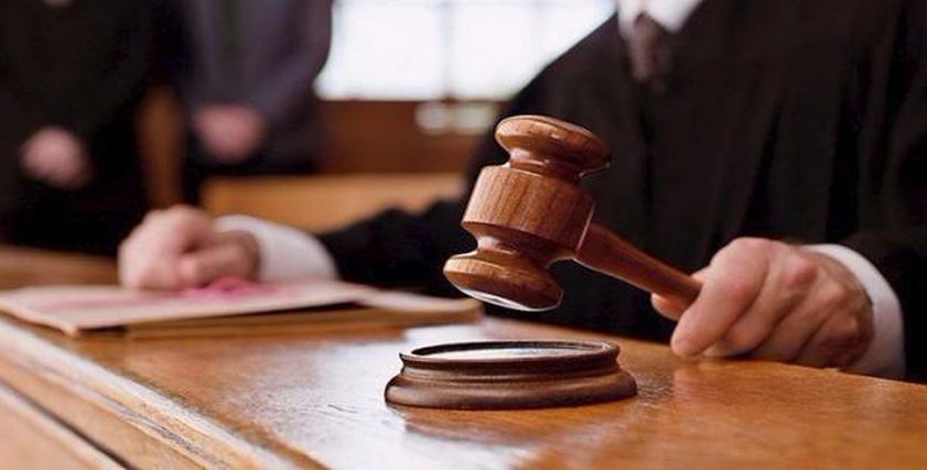 قاضي أمريكي يحكم بعدم حظر ختان الإناث.. وإزالة الاتهامات ضد طبيبة مارسته