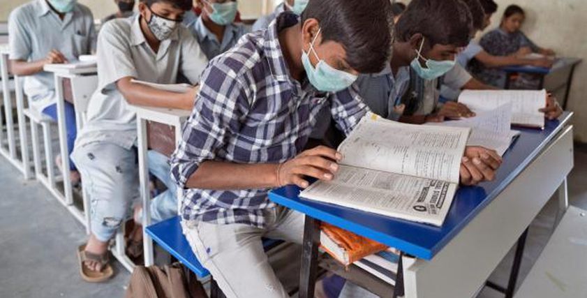 وقف المدارس بسبب انتشار فيروس كورونا