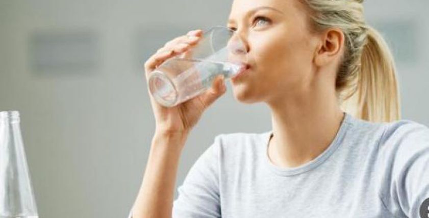 اضرار قلة شرب الماء للحامل