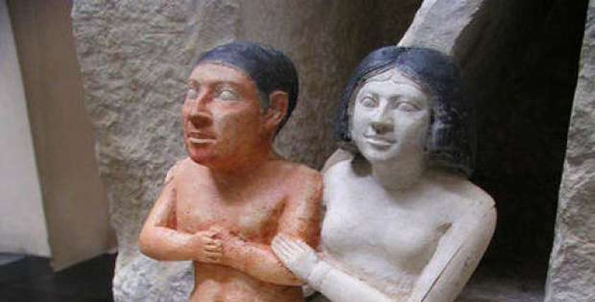 تمثال سنب وزوجته