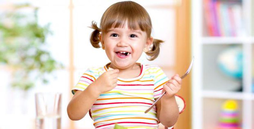 دراسة حديثة تربط بين سعادة الأطفال وتناولهم أطعمة صحية