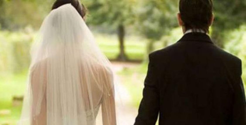 عروس تلغي حفل زفافها حتى لا يلتقي زوجها بالفتيات 