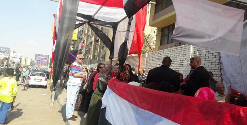 إقبال نسائي في الفترة المسائية بلجنة الجامعة العمالية بمدينة نصر