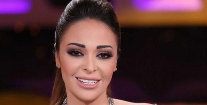 الفنانة داليا البحيري تشارك في أول معرض للزفاف