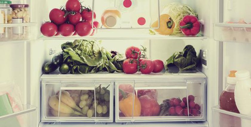 ماذا يحدث إذا وضعت الفواكه في الثلاجة دون غسيل؟