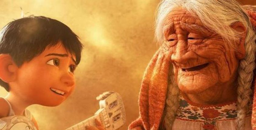 مشهد من فيلم coco