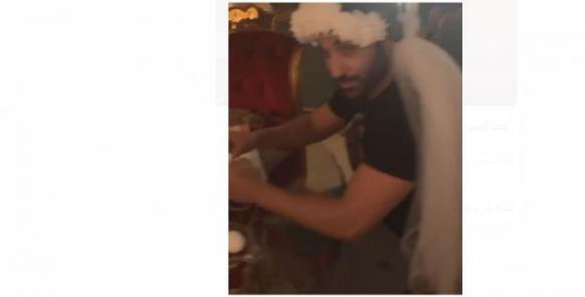 أحمد فهمي يرتدي طرحة الزفاف بدلًا من هنا الزاهد