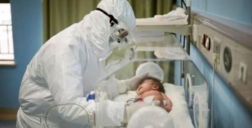 ولادة طفلين من امرأتين مصابتين بفيروس كورونا