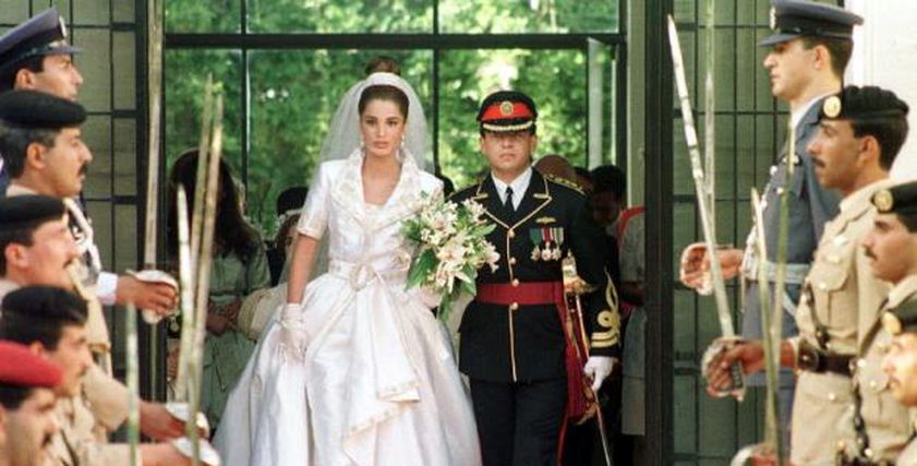 إطلالة الملكة رانيا في زفافها