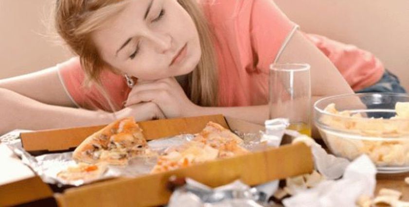 ماذا يحدث لجسمك حال النوم بعد الأكل مباشرة