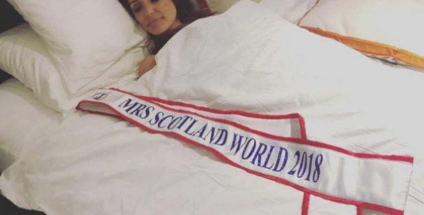 بالصور| تجريد ملكة جمال اسكتلندا من اللقب بعد مخالفة