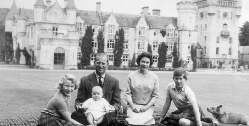 العائلة البريطانية في قلعة بالمورال