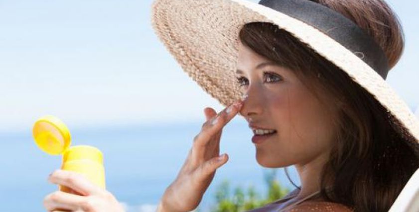 في فصل الصيف..إليكِ أهم 6 أسباب  للإصابة ضربة الشمس وطرق علاجها