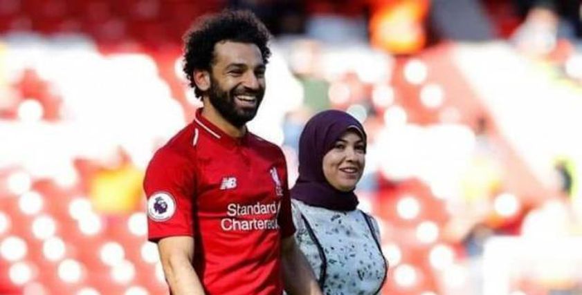 اللاعب محمد صلاح وزوجته