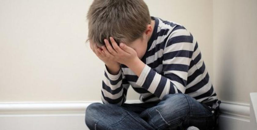احذري لو طفلك مصاب بالتوحد فهو عرضة للاكتئاب