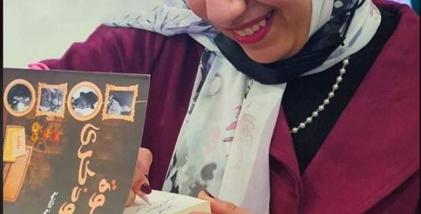الكاتبة الروائية مي طارق