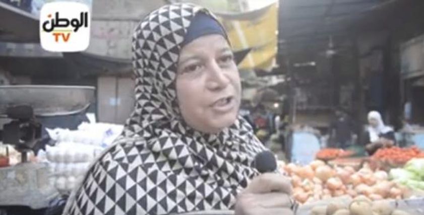 سيدات يشتكين من تضارب أسعار البطاطس في سوق الجيزة ..
