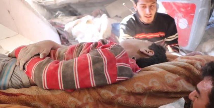 لحظة إنقاذ الطفل السوري