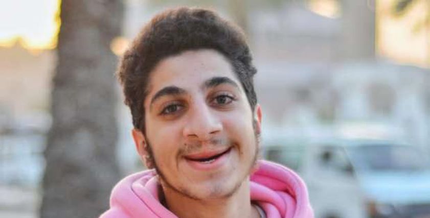 الطالب أحمد عمر ضحية التنمر