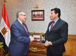 وزير الرياضة يستقبل سفير مصر بروسيا لتعزيز التعاون المشترك
