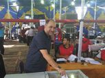 بالصور | «حمادة المصري» يصوت بـ«نعم» للائحة الأهلي