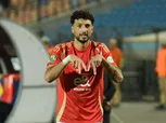 وسام أبو علي يثير الجدل بصورة مع جماهير الزمالك قبل القمة