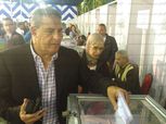 بالصور| «طاهر أبو زيد» يدلي بصوته في انتخابات «هليوبوليس»