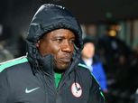 مدرب نيجيريا يتحول للتحقيق بسبب تقاضيه رشوة من لاعبي "النسور"