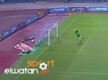 بالفيديو.. في لقطة مُثيرة.. حارس إنبي يطير ويتألق وينقذ فريقه من هدف مؤكد أمام بيراميدز