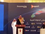 بالصور| سلام حار بين الأمير تركي وأحمد أحمد رئيس الكاف على هامش البطولة العربية
