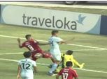 بالفيديو| وفاة حارس أندونيسي بعد اصطدامه بزميله في مباراة بالدوري