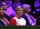 رئيسة كرواتيا تكسر «نحس النهائي» وتشاهد اقتراب بلادها من تحقيق كأس ديفيز على حساب فرنسا