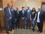 «صبحي» يناقش مستجدات تنظيم البطولة العربية للكرة الطائرة مع الأمين العام