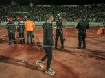 جماهير الرجاء المغربي تقذف لاعبي الأهلي بالزجاجات قبل انطلاق المباراة