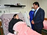 وزير  الرياضة يزور  بطلة رفع الأثقال "نهلة رمضان" فى المستشفى للاطمئنان على حالتها الصحية