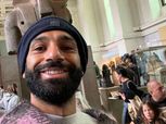 محمد صلاح يتجول في المتحف البريطاني بلندن