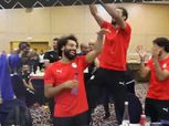 رقص محمد صلاح وفرقة شعبية في احتفال لاعبي المنتخب بعيد ميلاده (فيديو)