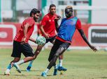 استقبال حار من لاعبي الأهلي لـ صالح جمعة في أول تدريب (صورة)