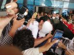 خطيب جيانا فاروق يستقبلها بالورود في مطار القاهرة «فيديو»