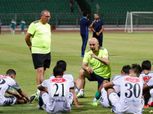 محاضرة للاعبي المصري استعداد لمواجهة المقاصة
