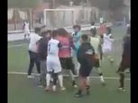 «علقة موت» من لاعب منشية ناصر لحكم مباراته أمام حلوان (فيديو)