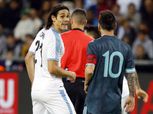 اشتباك وسباب بين ميسي وكافاني خلال مباراة الأرجنتين وأوروجواي