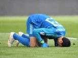 بالصور| الخمور سر رفض «الشناوي» لاستلام جائزة أفضل لاعب بمباراة مصر وأوروجواي