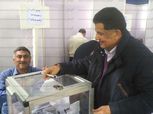 بالصور| «مصطفي عبده» يصوت في انتخابات «هليوبوليس»