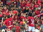لاعبو الأهلي يحتفلون مع الجماهير بعودة الدوري للجزيرة بـ«وصلة رقص»