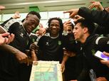 لاعبو الاتحاد السكندري يحتفلون بـ مابولولو بعد عودته من أمم أفريقيا