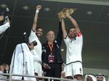 بالصور| بعد هييرو وراؤول .. تشافي يحمل كأس أمير قطر