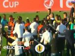 بالفيديو.. شاهد معركة عنيفة بين لاعبي الصفاقسي التونسي ونهضة بركان المغربي